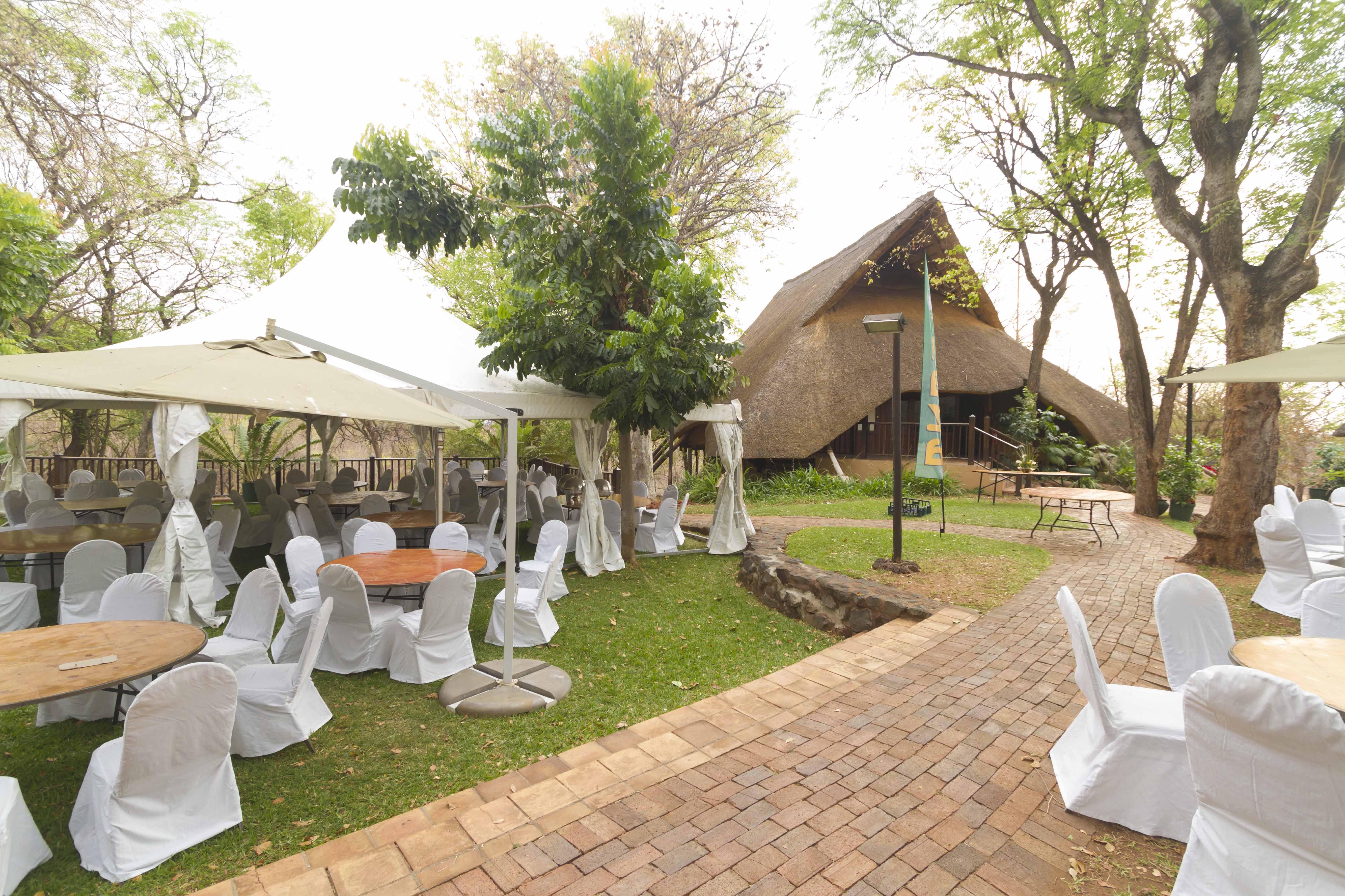 โลคูธูลา ลอดจ์ Bed & Breakfast วิกตอเรียฟอลส์ ภายนอก รูปภาพ