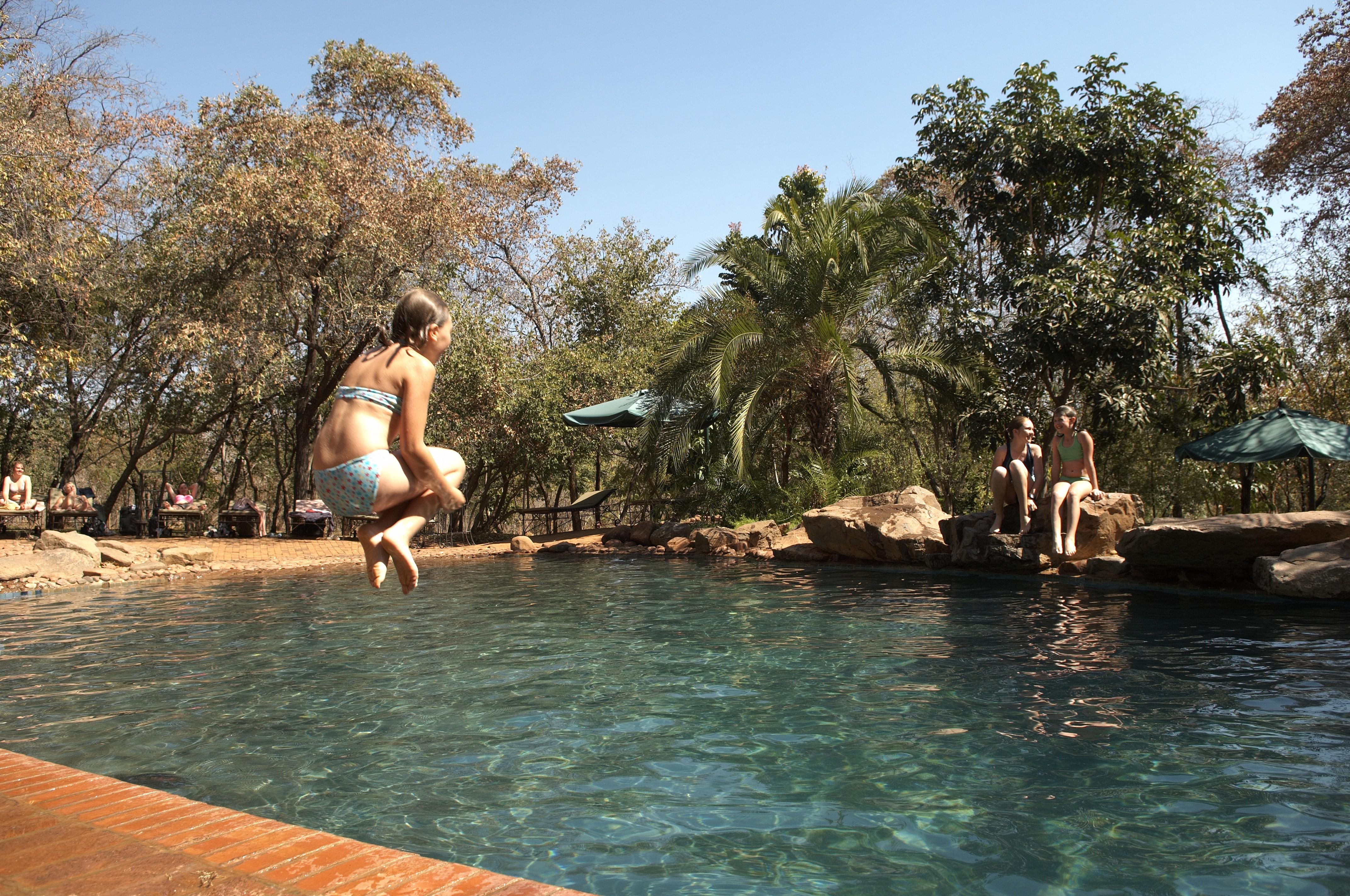 โลคูธูลา ลอดจ์ Bed & Breakfast วิกตอเรียฟอลส์ ภายนอก รูปภาพ