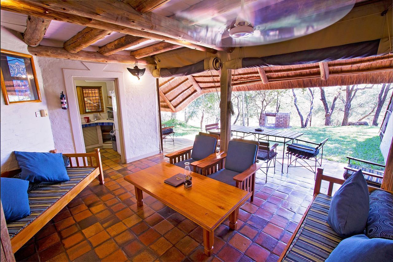 โลคูธูลา ลอดจ์ Bed & Breakfast วิกตอเรียฟอลส์ ภายนอก รูปภาพ
