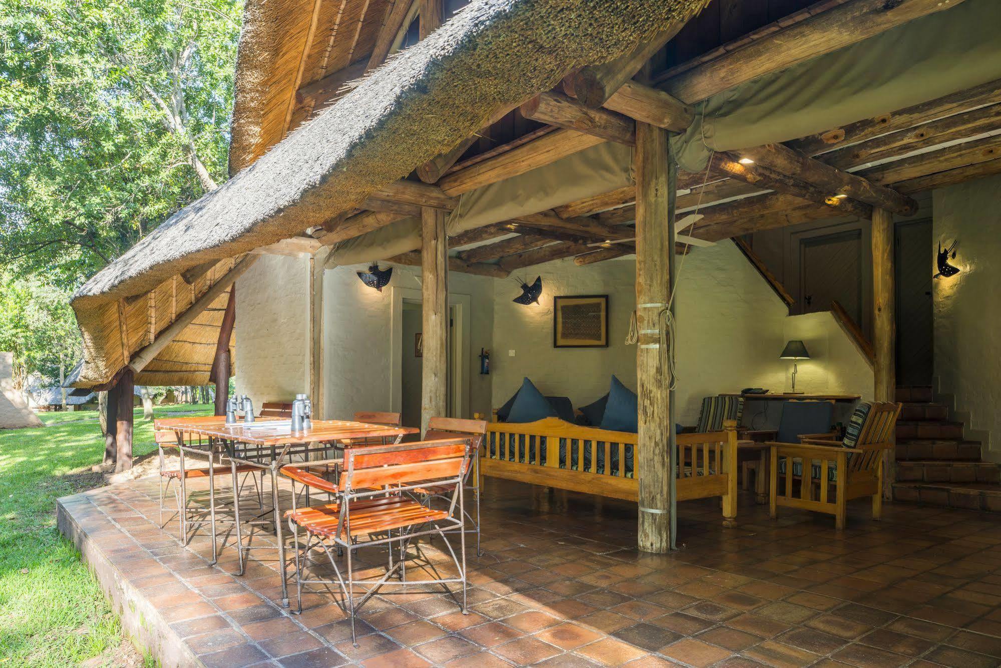 โลคูธูลา ลอดจ์ Bed & Breakfast วิกตอเรียฟอลส์ ภายนอก รูปภาพ